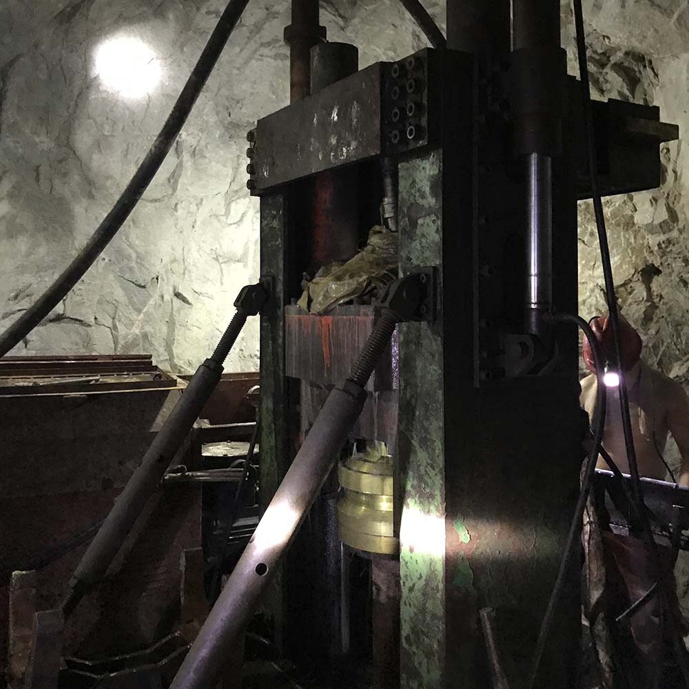 反井鉆機(jī)施工